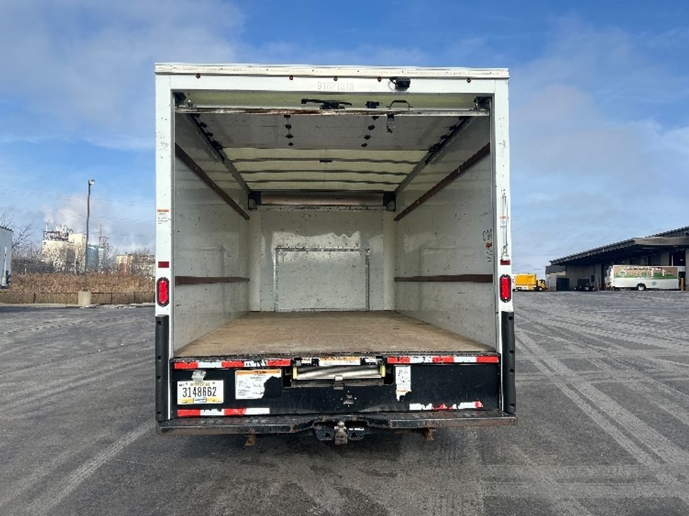 Light Duty Box Truck-Light and Medium Duty Trucks-Ford-2022-E350-East Chicago-IN-88,510\n\t\tmiles-$ 32,750 - Image 8