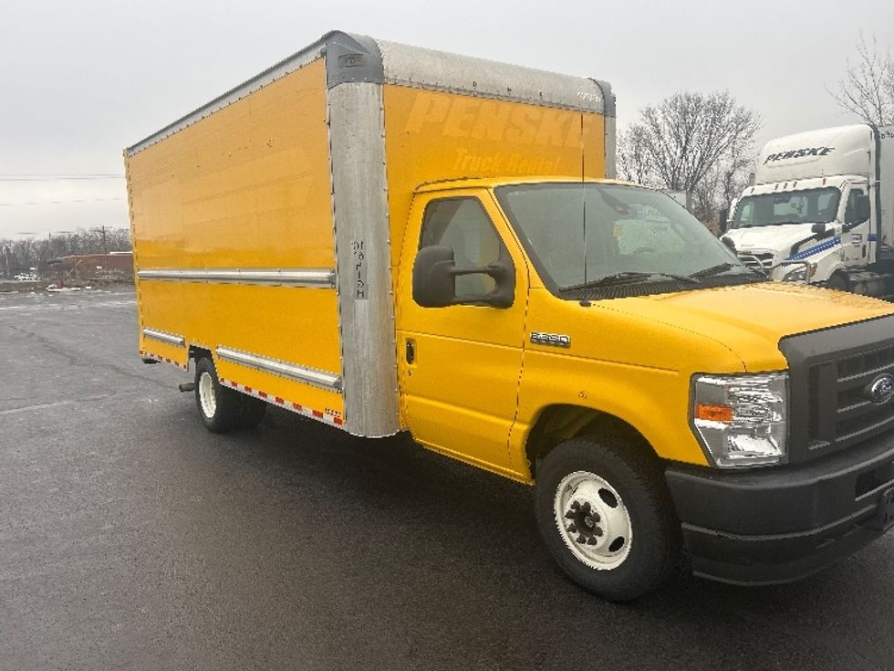Light Duty Box Truck-Light and Medium Duty Trucks-Ford-2022-E350-East Chicago-IN-88,680\n\t\tmiles-$ 29,750 - Image 1