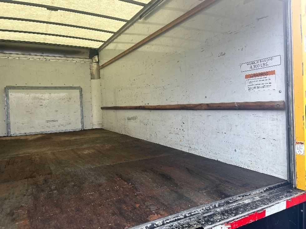 Light Duty Box Truck-Light and Medium Duty Trucks-Ford-2022-E350-East Chicago-IN-88,680\n\t\tmiles-$ 29,750 - Image 12