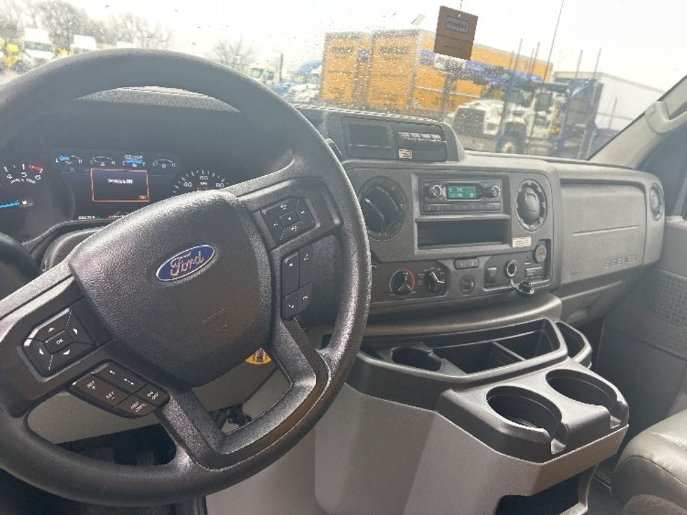 Light Duty Box Truck-Light and Medium Duty Trucks-Ford-2022-E350-East Chicago-IN-88,680\n\t\tmiles-$ 29,750 - Image 18
