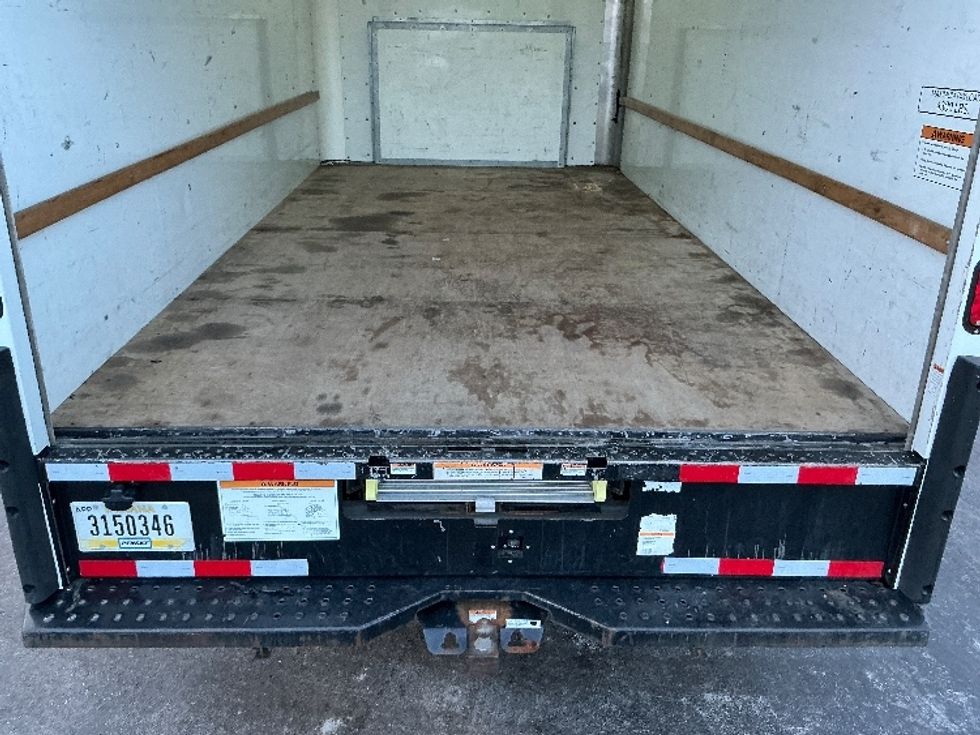 Light Duty Box Truck-Light and Medium Duty Trucks-Ford-2022-E350-East Chicago-IN-88,792\n\t\tmiles-$ 32,750 - Image 10