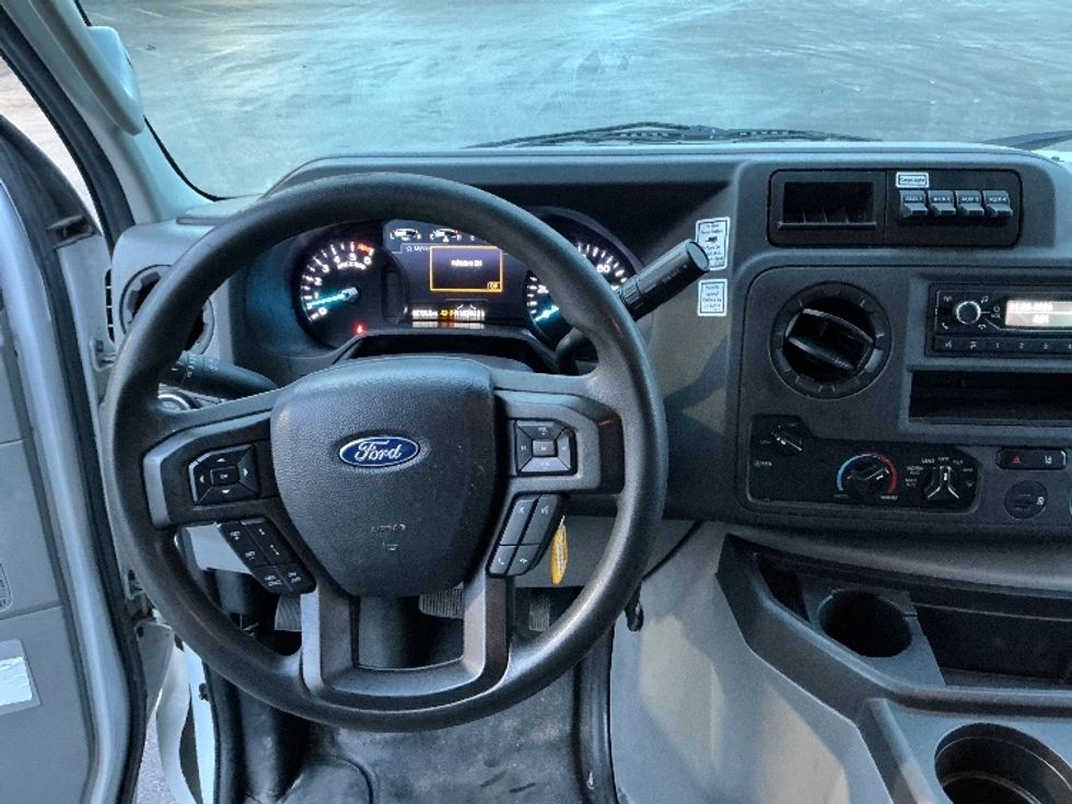 Light Duty Box Truck-Light and Medium Duty Trucks-Ford-2022-E350-East Chicago-IN-88,792\n\t\tmiles-$ 32,750 - Image 18