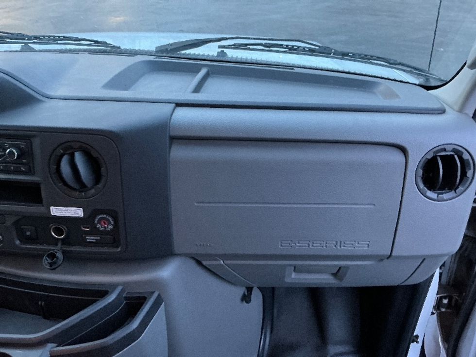 Light Duty Box Truck-Light and Medium Duty Trucks-Ford-2022-E350-East Chicago-IN-88,792\n\t\tmiles-$ 32,750 - Image 21