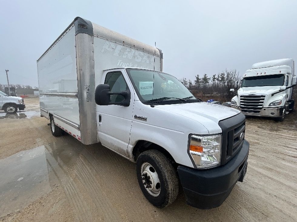 Light Duty Box Truck-Light and Medium Duty Trucks-Ford-2022-E350-East Chicago-IN-90,935\n\t\tmiles-$ 32,500 - Image 1