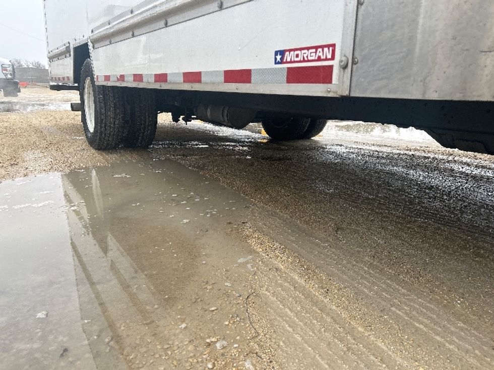 Light Duty Box Truck-Light and Medium Duty Trucks-Ford-2022-E350-East Chicago-IN-90,935\n\t\tmiles-$ 32,500 - Image 14