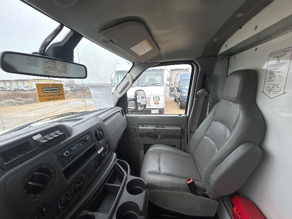 Light Duty Box Truck-Light and Medium Duty Trucks-Ford-2022-E350-East Chicago-IN-90,935\n\t\tmiles-$ 32,500 - Image 19
