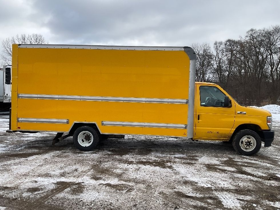 Light Duty Box Truck-Light and Medium Duty Trucks-Ford-2022-E350-East Chicago-IN-93,771\n\t\tmiles-$ 29,000 - Image 12