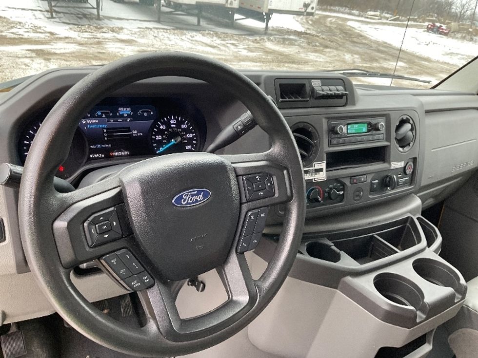 Light Duty Box Truck-Light and Medium Duty Trucks-Ford-2022-E350-East Chicago-IN-93,771\n\t\tmiles-$ 29,000 - Image 15