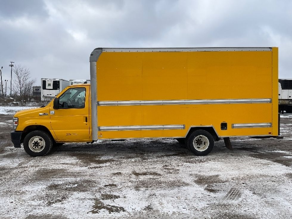 Light Duty Box Truck-Light and Medium Duty Trucks-Ford-2022-E350-East Chicago-IN-93,771\n\t\tmiles-$ 29,000 - Image 4
