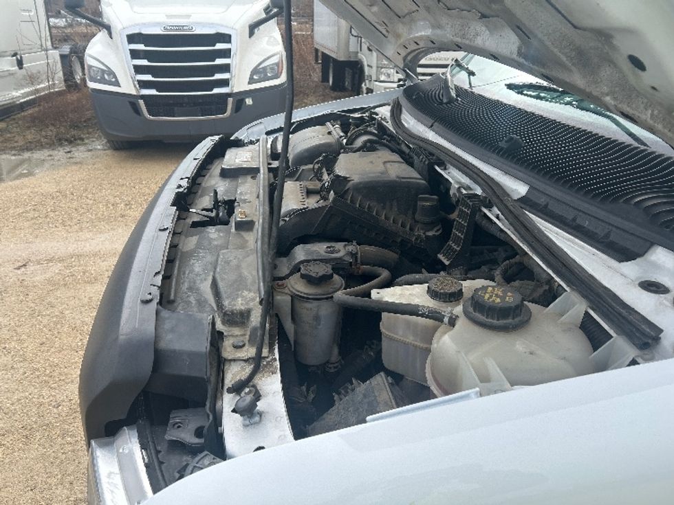 Light Duty Box Truck-Light and Medium Duty Trucks-Ford-2022-E350-East Chicago-IN-95,155\n\t\tmiles-$ 32,000 - Image 24