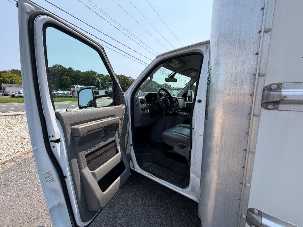 Light Duty Box Truck-Light and Medium Duty Trucks-Ford-2022-E350-Edison-NJ-132,020\n\t\tmiles-$ 25,500 - Image 15