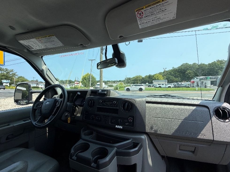 Light Duty Box Truck-Light and Medium Duty Trucks-Ford-2022-E350-Edison-NJ-132,020\n\t\tmiles-$ 25,500 - Image 20