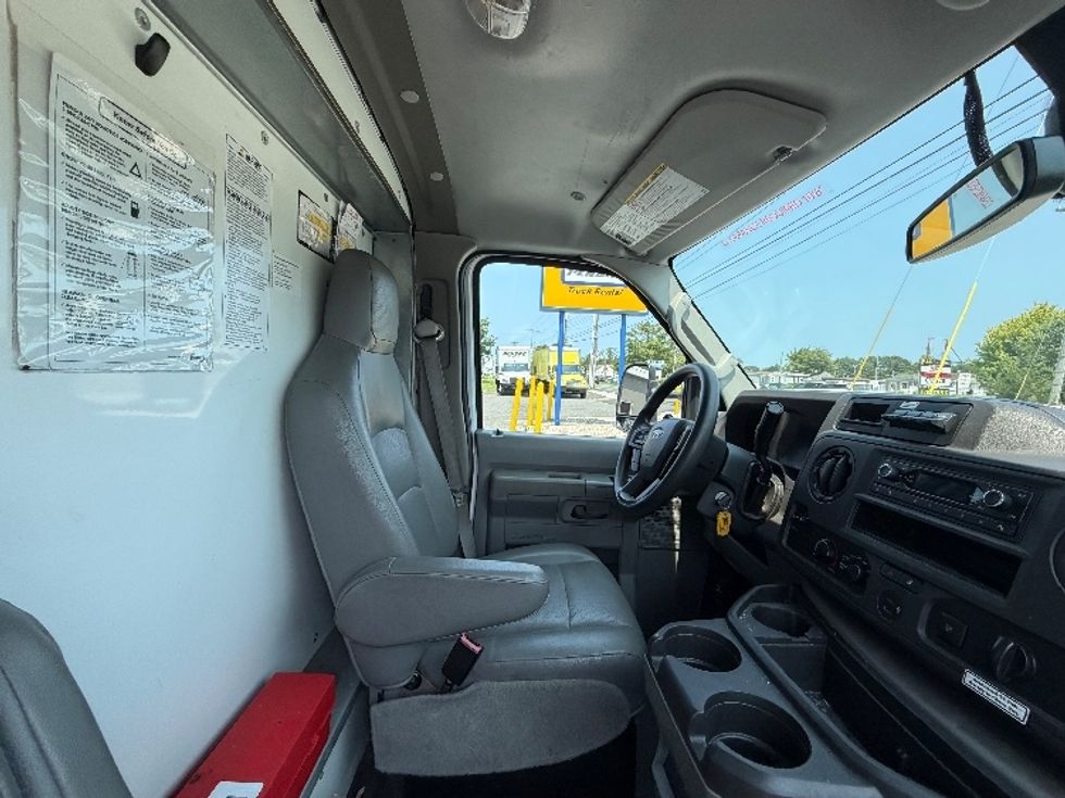 Light Duty Box Truck-Light and Medium Duty Trucks-Ford-2022-E350-Edison-NJ-132,020\n\t\tmiles-$ 25,500 - Image 21