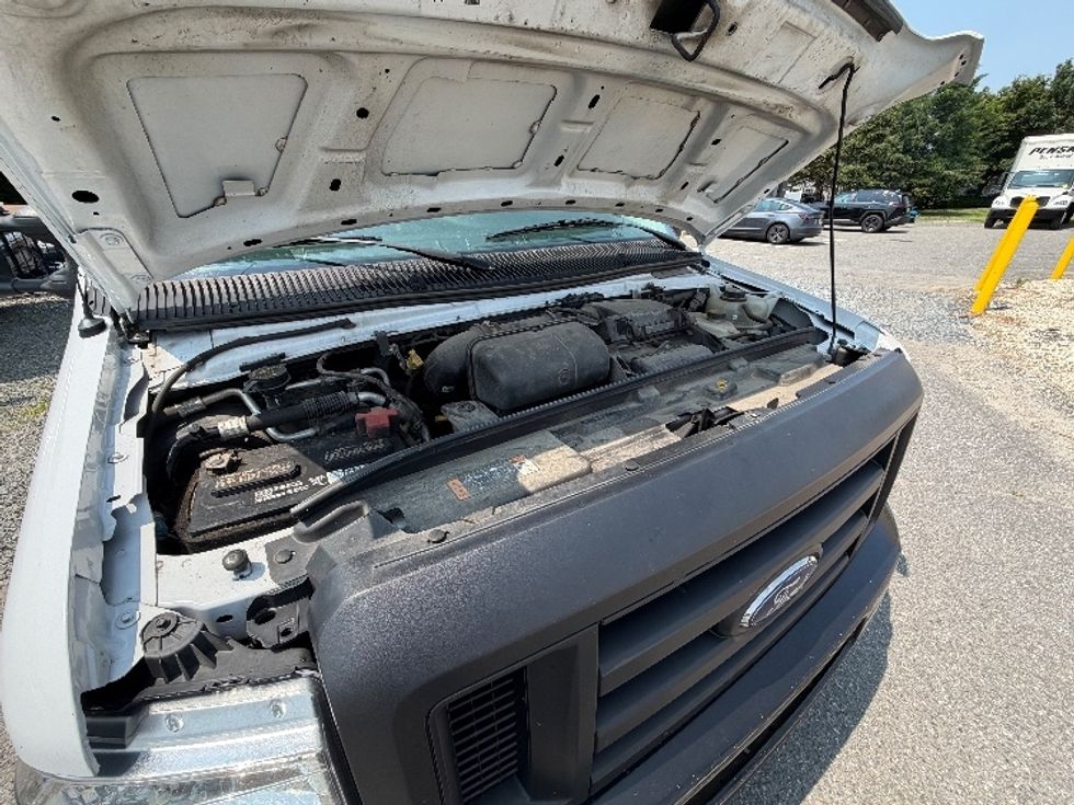Light Duty Box Truck-Light and Medium Duty Trucks-Ford-2022-E350-Edison-NJ-132,020\n\t\tmiles-$ 25,500 - Image 22