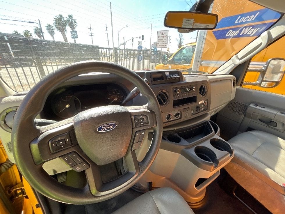 Light Duty Box Truck-Light and Medium Duty Trucks-Ford-2022-E350-El Centro-CA-121,978\n\t\tmiles-$ 25,250 - Image 18