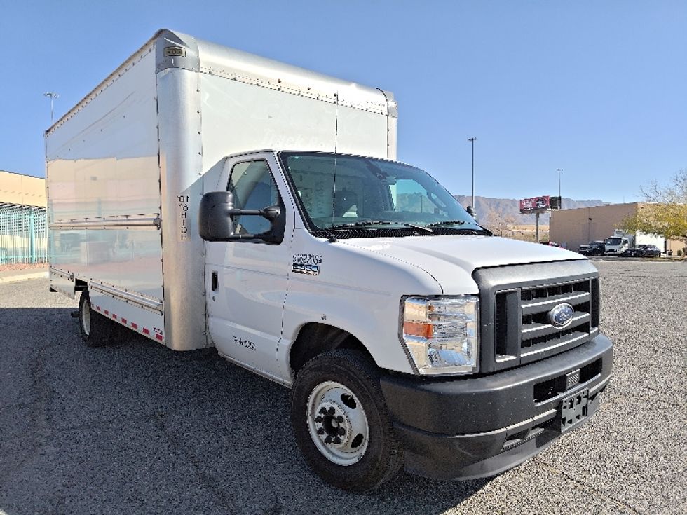 Light Duty Box Truck-Light and Medium Duty Trucks-Ford-2022-E350-El Paso-TX-102,037\n\t\tmiles-$ 32,250 - Image 1