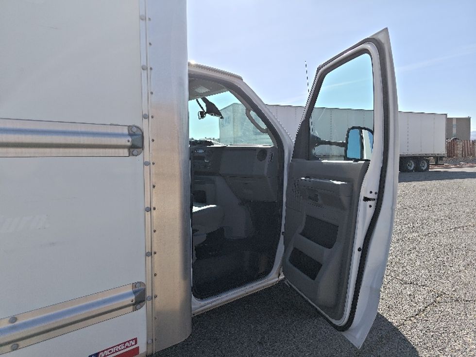 Light Duty Box Truck-Light and Medium Duty Trucks-Ford-2022-E350-El Paso-TX-102,037\n\t\tmiles-$ 32,250 - Image 18