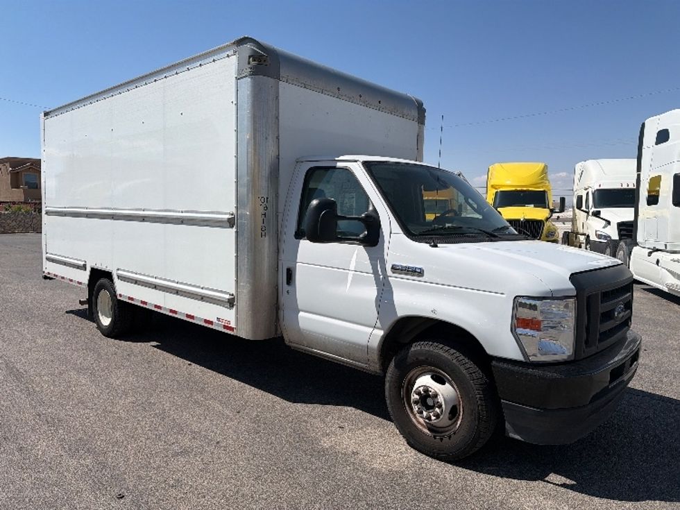 Light Duty Box Truck-Light and Medium Duty Trucks-Ford-2022-E350-El Paso-TX-124,478\n\t\tmiles-$ 26,250 - Image 1