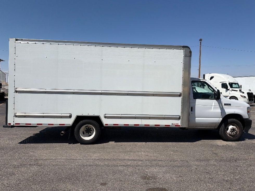 Light Duty Box Truck-Light and Medium Duty Trucks-Ford-2022-E350-El Paso-TX-124,478\n\t\tmiles-$ 26,250 - Image 15