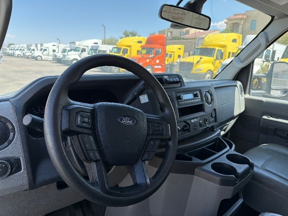 Light Duty Box Truck-Light and Medium Duty Trucks-Ford-2022-E350-El Paso-TX-124,478\n\t\tmiles-$ 26,250 - Image 17