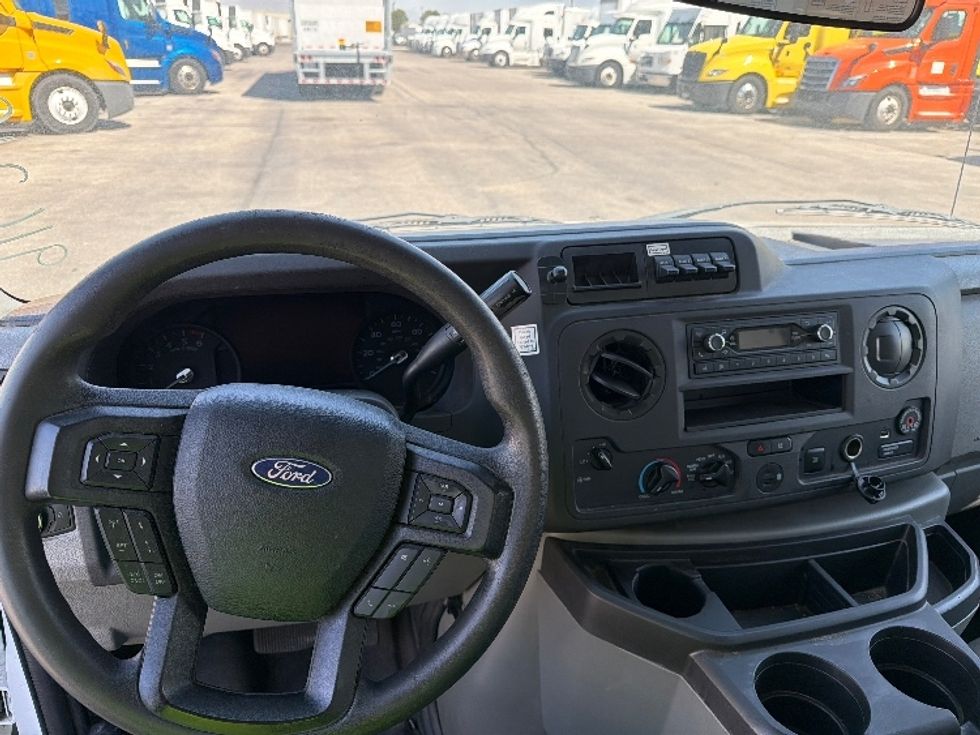 Light Duty Box Truck-Light and Medium Duty Trucks-Ford-2022-E350-El Paso-TX-124,478\n\t\tmiles-$ 26,250 - Image 18