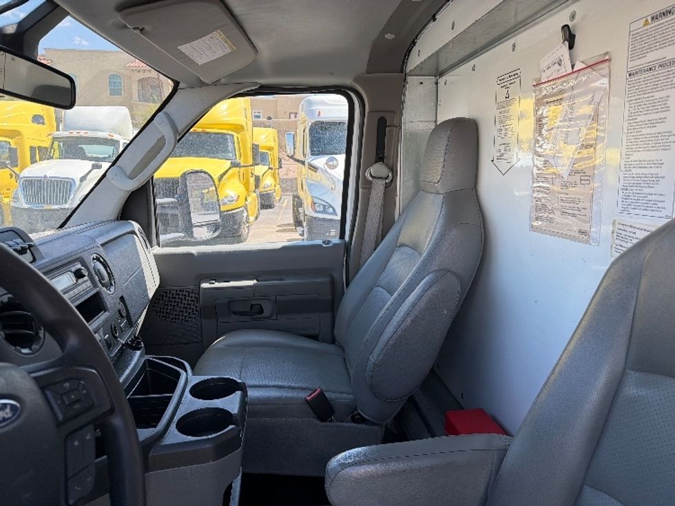 Light Duty Box Truck-Light and Medium Duty Trucks-Ford-2022-E350-El Paso-TX-124,478\n\t\tmiles-$ 26,250 - Image 19