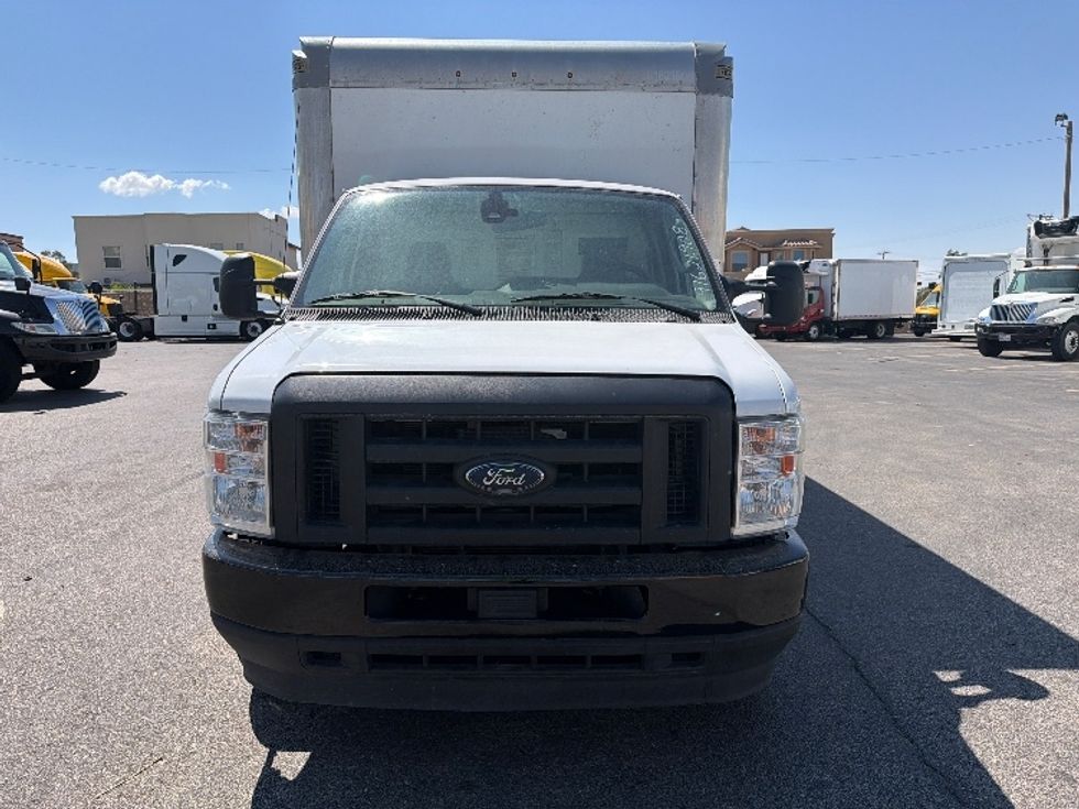 Light Duty Box Truck-Light and Medium Duty Trucks-Ford-2022-E350-El Paso-TX-124,478\n\t\tmiles-$ 26,250 - Image 2