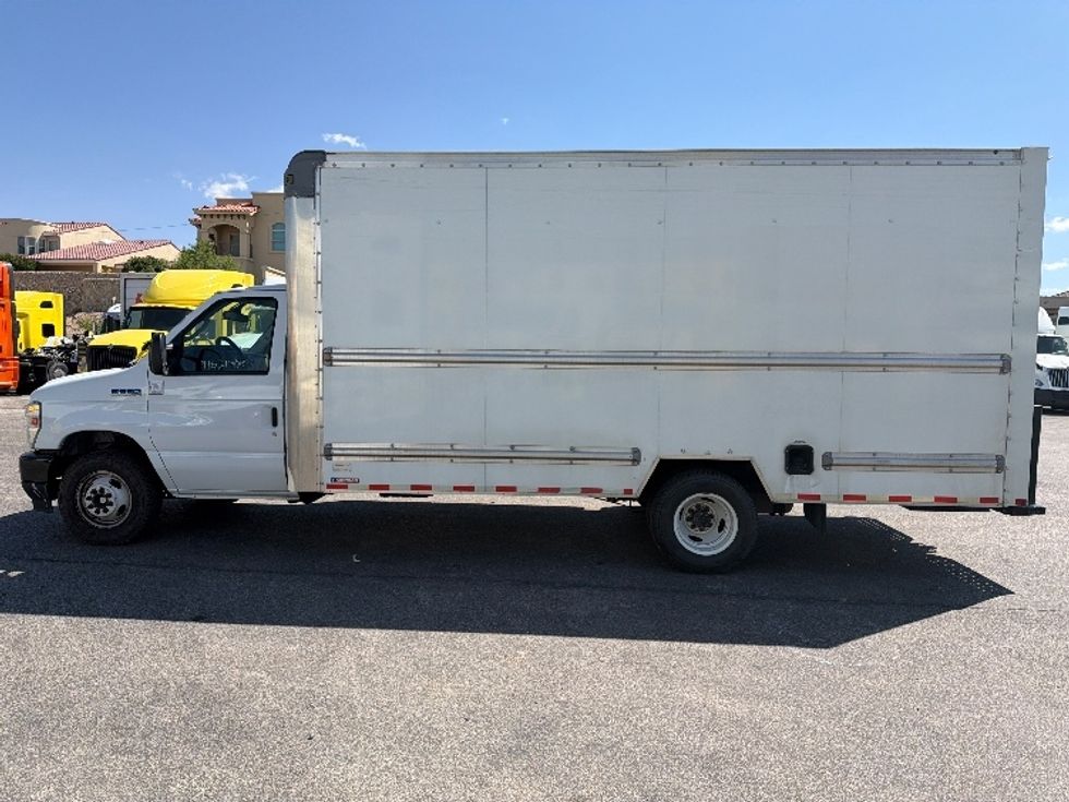 Light Duty Box Truck-Light and Medium Duty Trucks-Ford-2022-E350-El Paso-TX-124,478\n\t\tmiles-$ 26,250 - Image 4