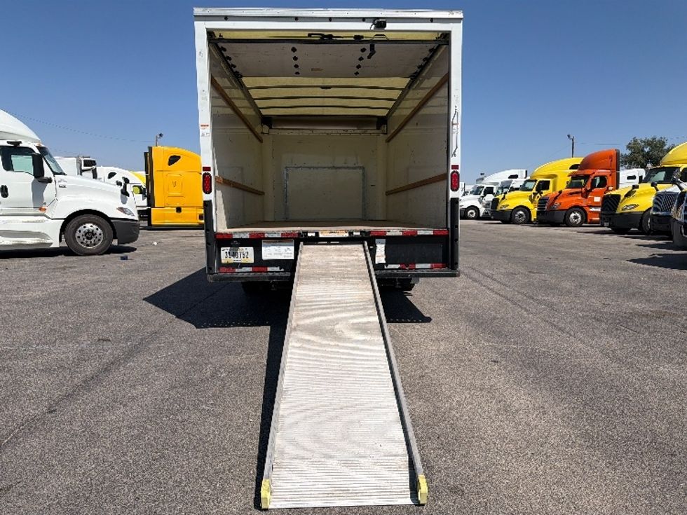 Light Duty Box Truck-Light and Medium Duty Trucks-Ford-2022-E350-El Paso-TX-124,478\n\t\tmiles-$ 26,250 - Image 9
