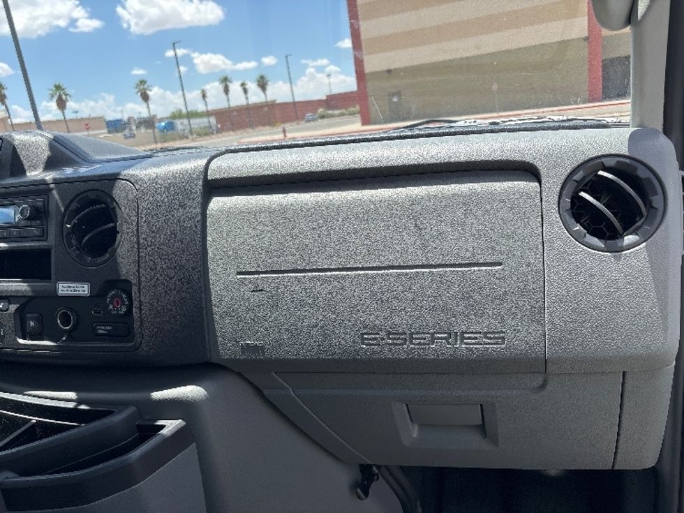 Light Duty Box Truck-Light and Medium Duty Trucks-Ford-2022-E350-El Paso-TX-131,865\n\t\tmiles-$ 26,000 - Image 20
