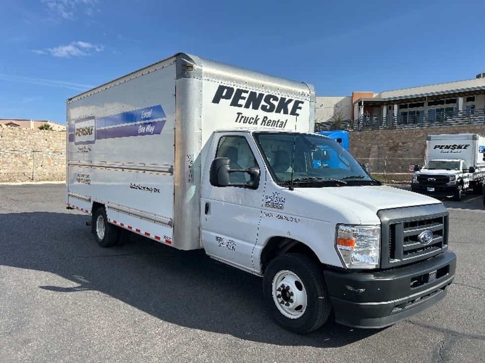 Light Duty Box Truck-Light and Medium Duty Trucks-Ford-2022-E350-El Paso-TX-89,123\n\t\tmiles-$ 34,000 - Image 1