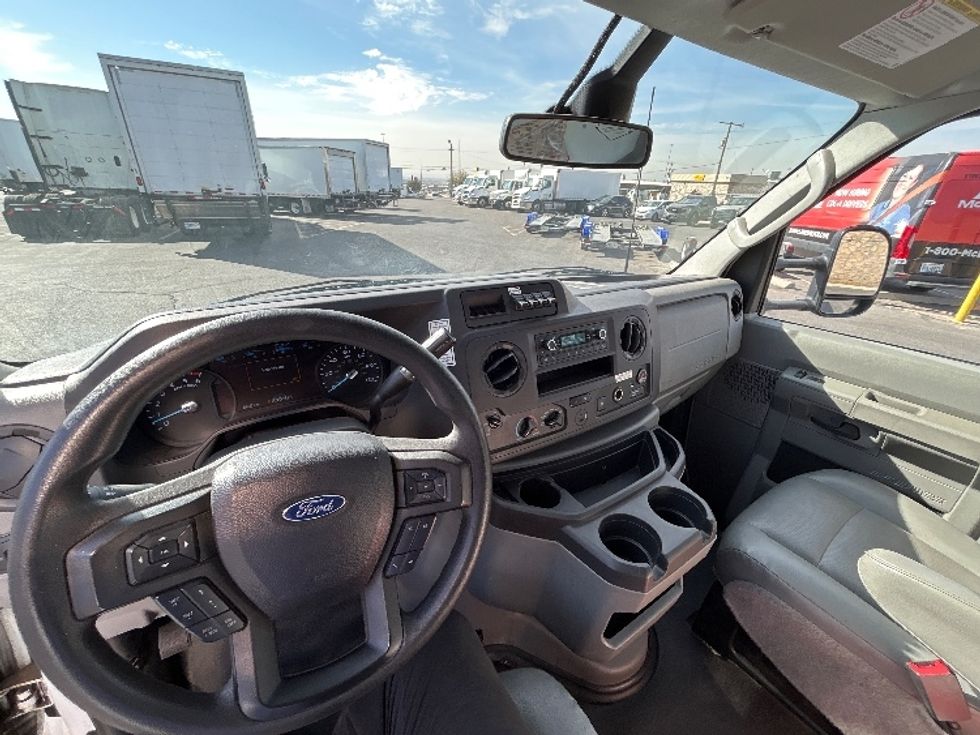 Light Duty Box Truck-Light and Medium Duty Trucks-Ford-2022-E350-El Paso-TX-89,123\n\t\tmiles-$ 34,000 - Image 17