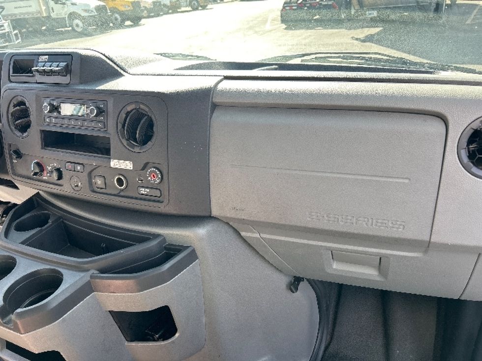 Light Duty Box Truck-Light and Medium Duty Trucks-Ford-2022-E350-El Paso-TX-89,123\n\t\tmiles-$ 34,000 - Image 20