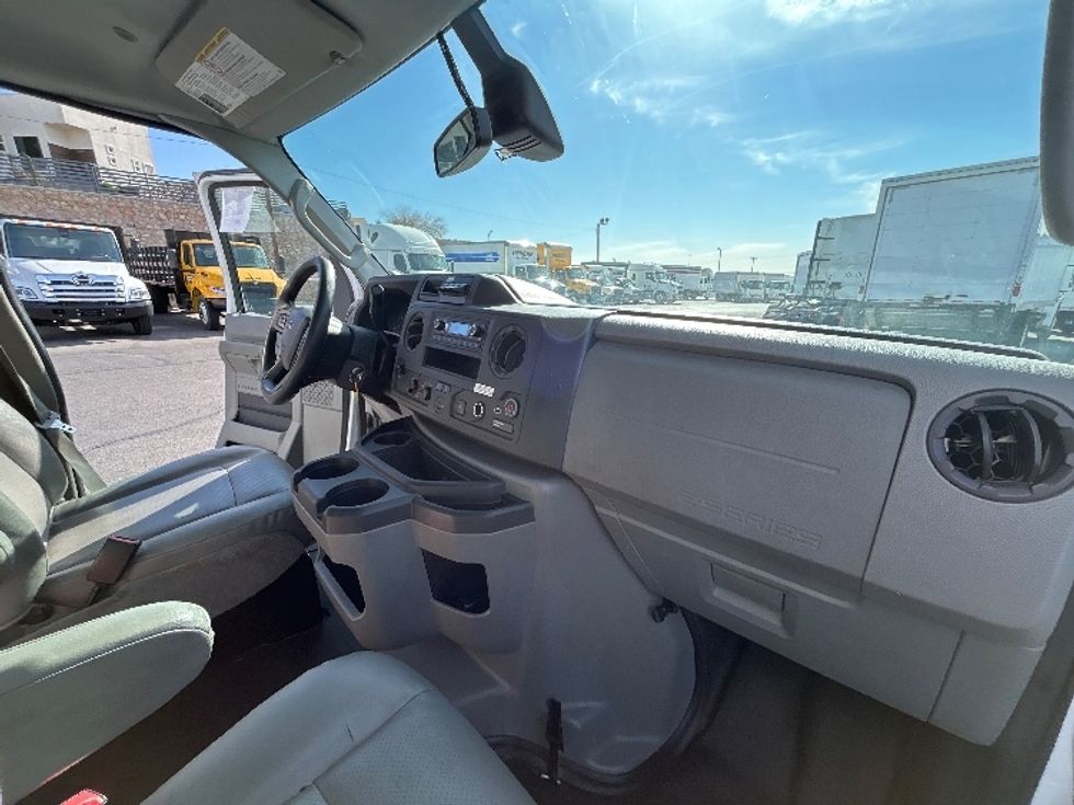 Light Duty Box Truck-Light and Medium Duty Trucks-Ford-2022-E350-El Paso-TX-89,123\n\t\tmiles-$ 34,000 - Image 21