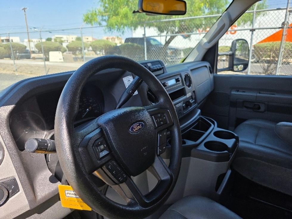 Light Duty Box Truck-Light and Medium Duty Trucks-Ford-2022-E350-El Paso-TX-92,633\n\t\tmiles-$ 27,750 - Image 17
