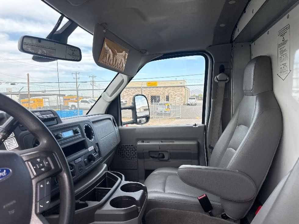 Light Duty Box Truck-Light and Medium Duty Trucks-Ford-2022-E350-El Paso-TX-95,856\n\t\tmiles-$ 30,500 - Image 16