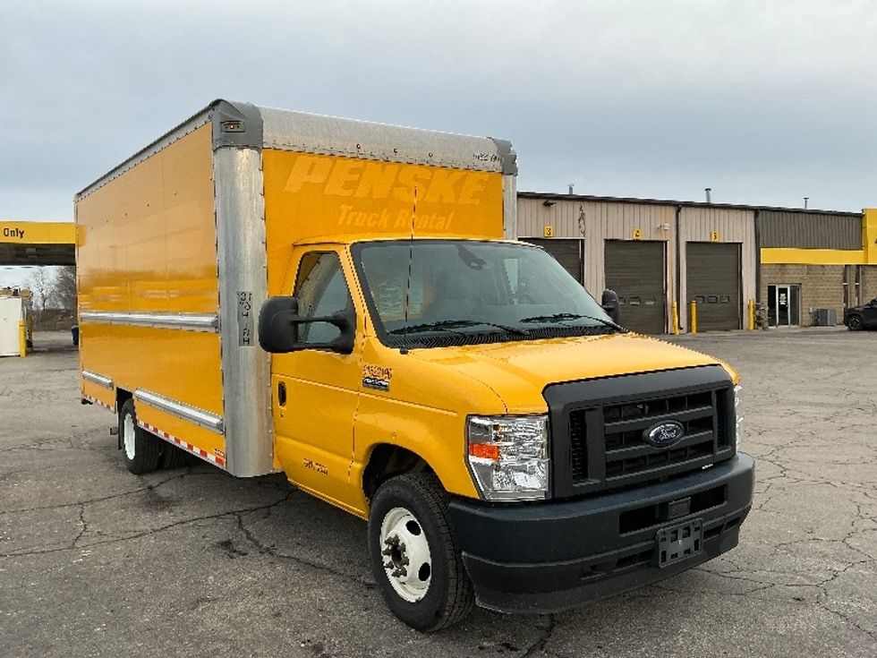 Light Duty Box Truck-Light and Medium Duty Trucks-Ford-2022-E350-Elkhart-IN-86,671\n\t\tmiles-$ 28,500 - Image 1