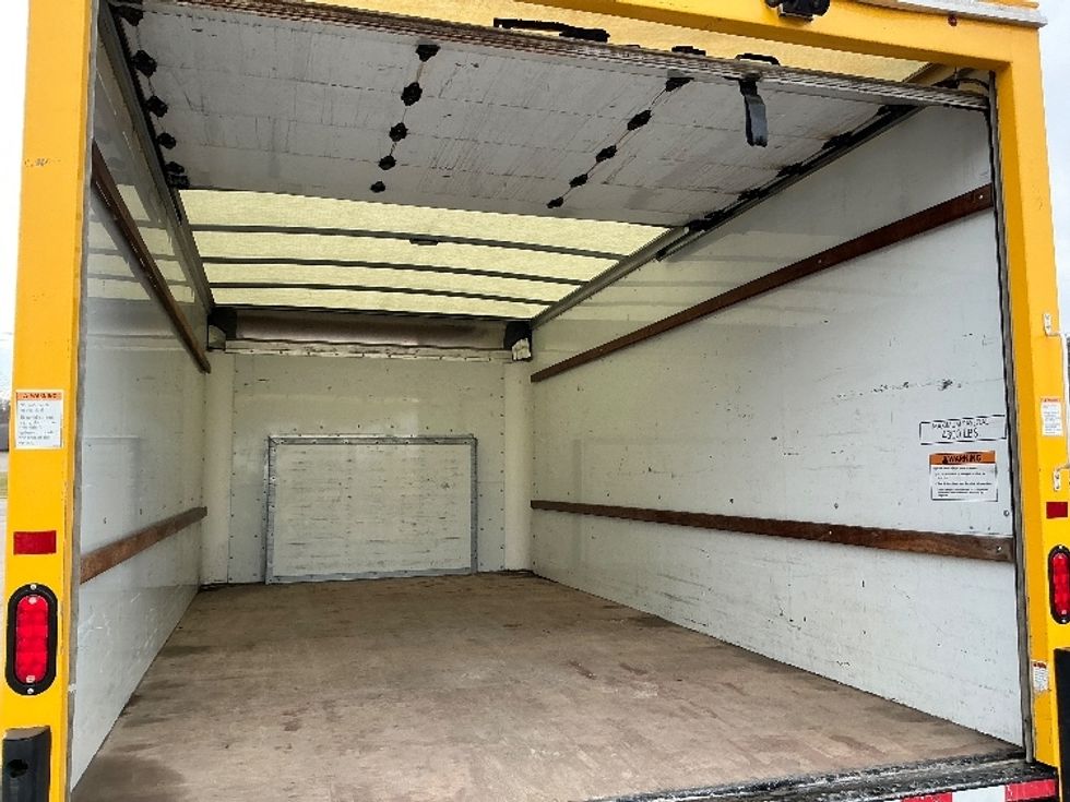 Light Duty Box Truck-Light and Medium Duty Trucks-Ford-2022-E350-Elkhart-IN-86,671\n\t\tmiles-$ 28,500 - Image 11