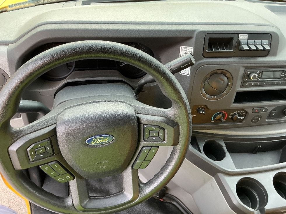 Light Duty Box Truck-Light and Medium Duty Trucks-Ford-2022-E350-Elkhart-IN-86,671\n\t\tmiles-$ 28,500 - Image 17