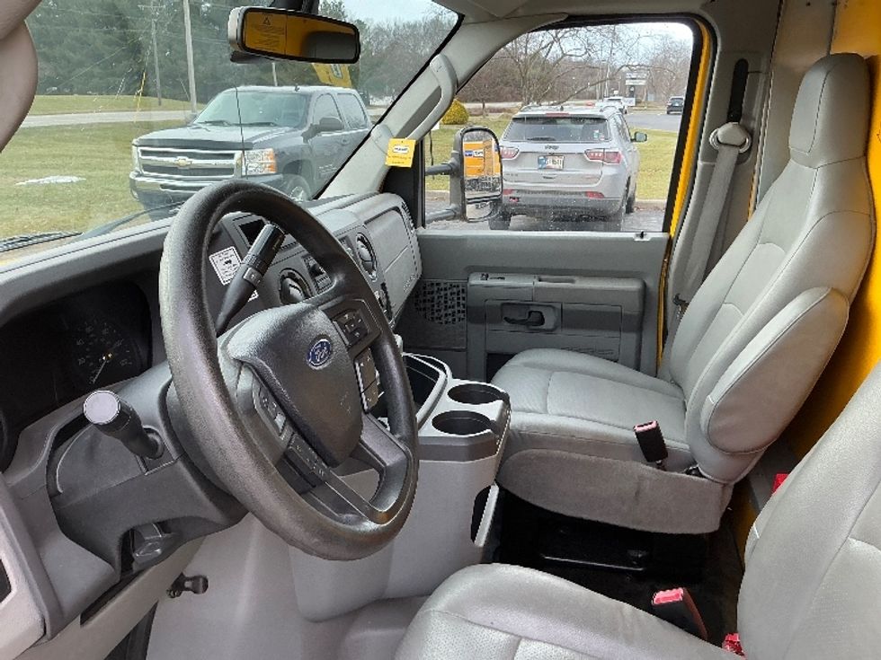 Light Duty Box Truck-Light and Medium Duty Trucks-Ford-2022-E350-Elkhart-IN-86,671\n\t\tmiles-$ 28,500 - Image 18