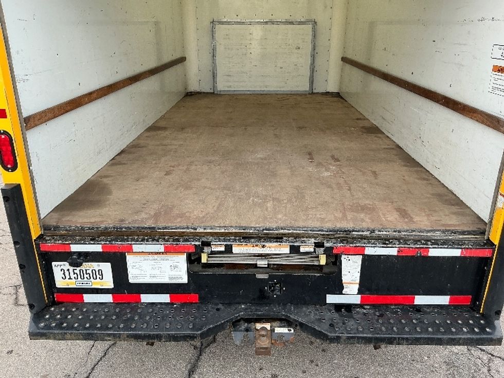 Light Duty Box Truck-Light and Medium Duty Trucks-Ford-2022-E350-Elkhart-IN-86,671\n\t\tmiles-$ 28,500 - Image 9