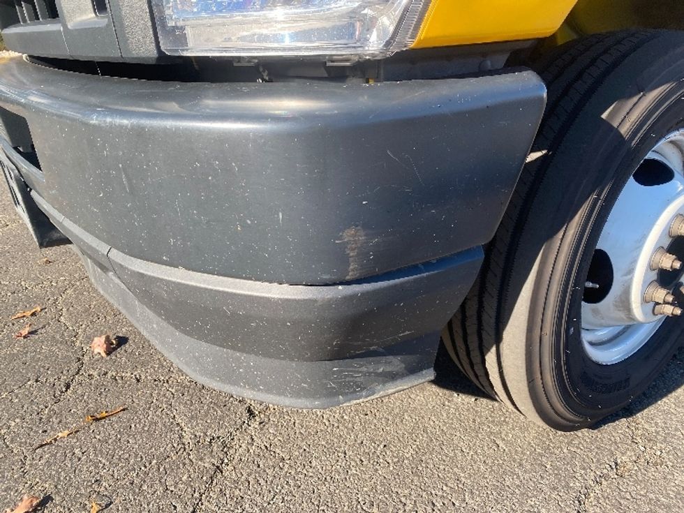 Light Duty Box Truck-Light and Medium Duty Trucks-Ford-2022-E350-Elmsford-NY-118,862\n\t\tmiles-$ 25,250 - Image 27