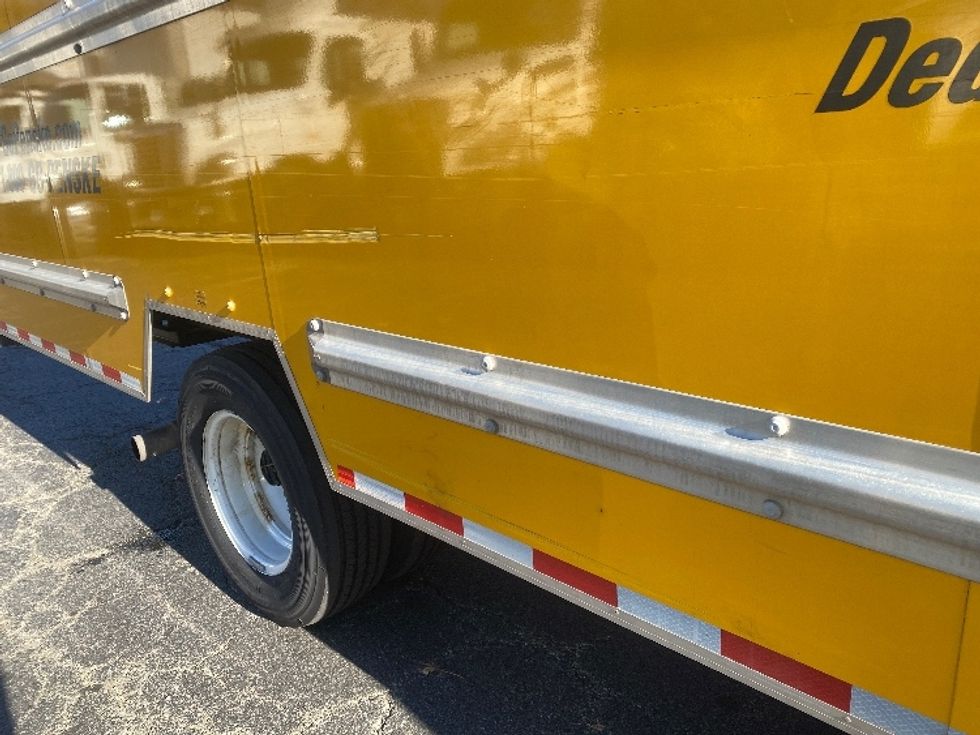 Light Duty Box Truck-Light and Medium Duty Trucks-Ford-2022-E350-Elmsford-NY-118,862\n\t\tmiles-$ 25,250 - Image 29