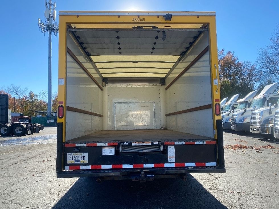 Light Duty Box Truck-Light and Medium Duty Trucks-Ford-2022-E350-Elmsford-NY-118,862\n\t\tmiles-$ 25,250 - Image 8