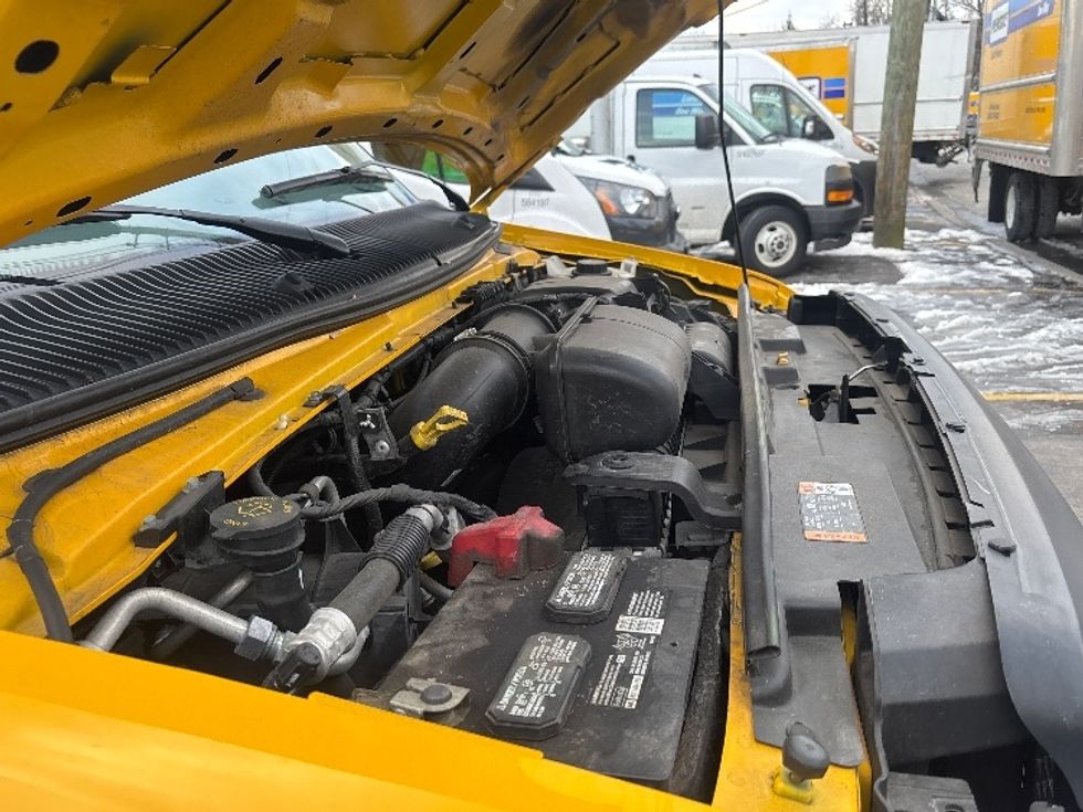 Light Duty Box Truck-Light and Medium Duty Trucks-Ford-2022-E350-Elmsford-NY-95,123\n\t\tmiles-$ 27,000 - Image 23