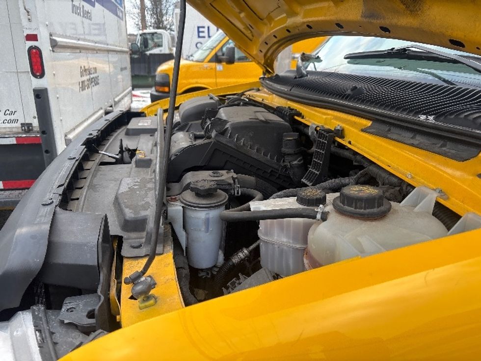 Light Duty Box Truck-Light and Medium Duty Trucks-Ford-2022-E350-Elmsford-NY-95,123\n\t\tmiles-$ 27,000 - Image 24