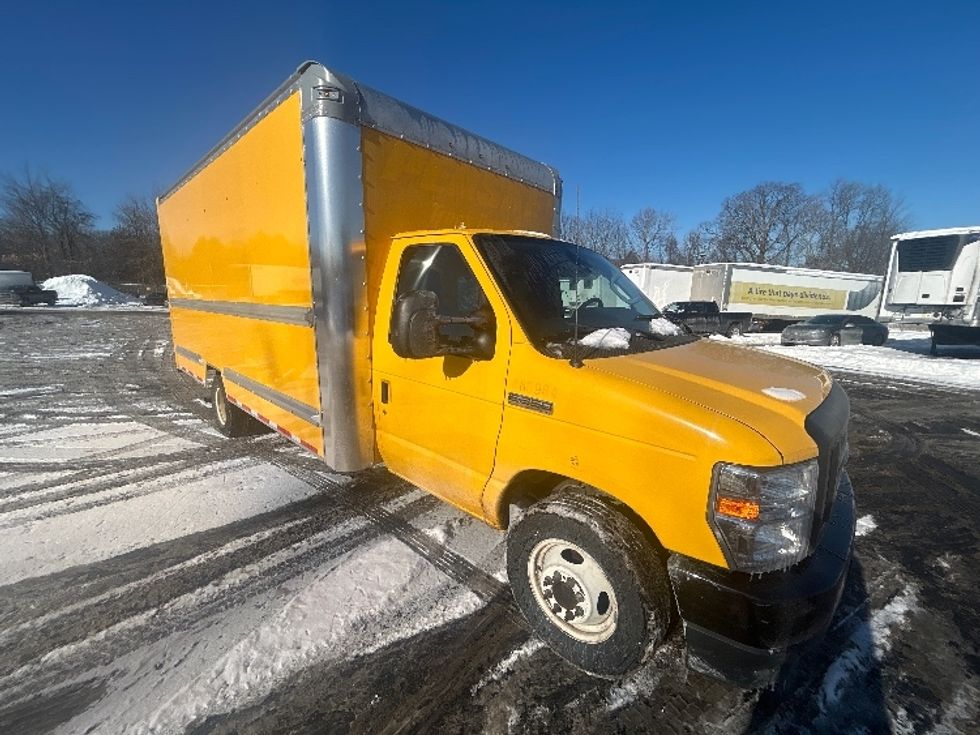 Light Duty Box Truck-Light and Medium Duty Trucks-Ford-2022-E350-Erie-PA-107,599\n\t\tmiles-$ 26,250 - Image 1