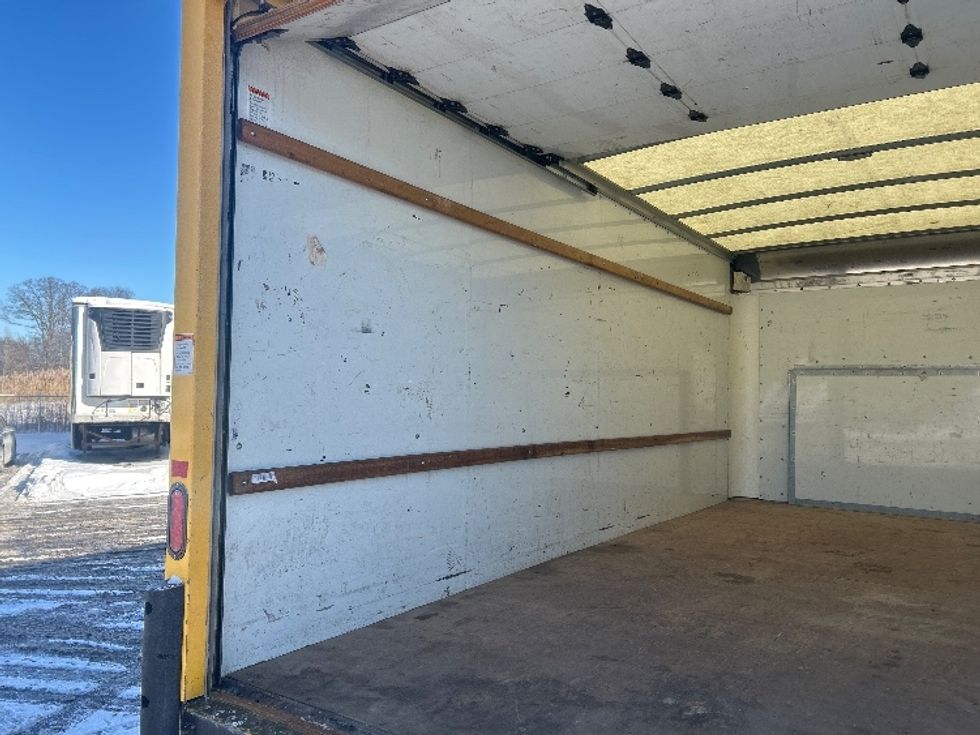 Light Duty Box Truck-Light and Medium Duty Trucks-Ford-2022-E350-Erie-PA-107,599\n\t\tmiles-$ 26,250 - Image 11