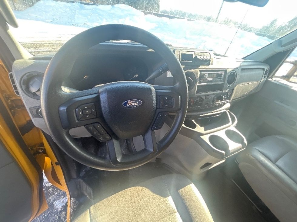 Light Duty Box Truck-Light and Medium Duty Trucks-Ford-2022-E350-Erie-PA-107,599\n\t\tmiles-$ 26,250 - Image 17