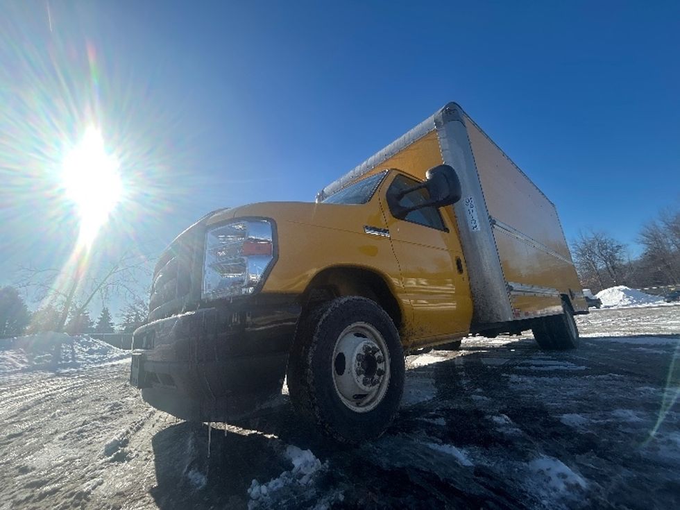 Light Duty Box Truck-Light and Medium Duty Trucks-Ford-2022-E350-Erie-PA-107,599\n\t\tmiles-$ 26,250 - Image 25